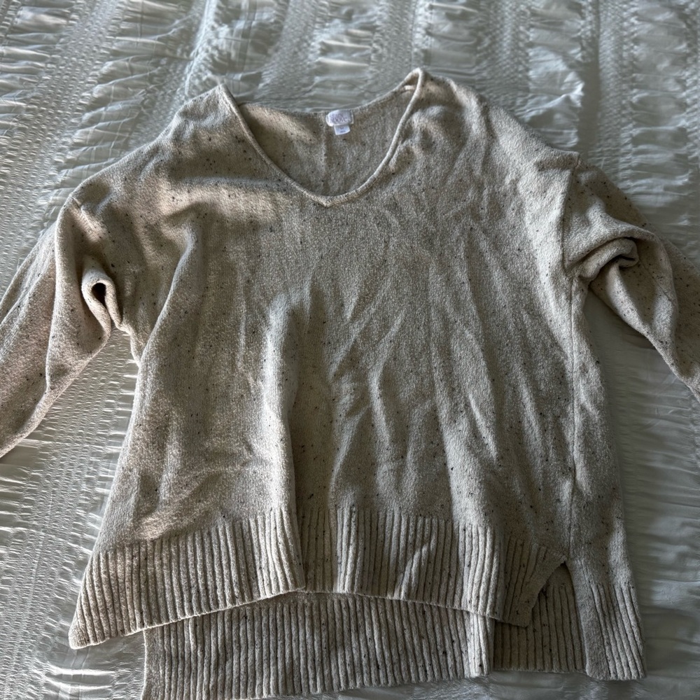Women’s Cream V-Neck Lightweight Sweater